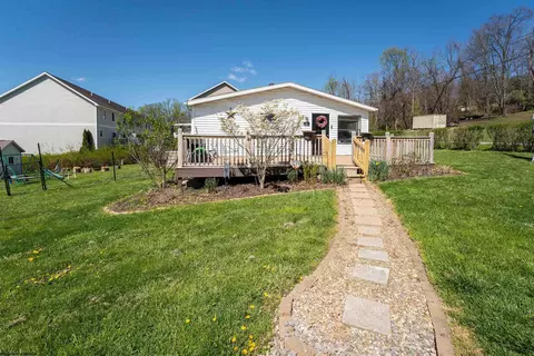 45 Goose Hollow Rd, Morgantown, WV 26508