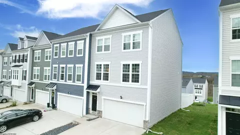 320 Bay St, Morgantown, WV 26508