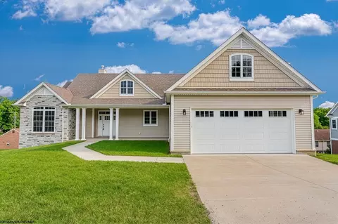 105 Lockwood Dr, Morgantown, WV 26508