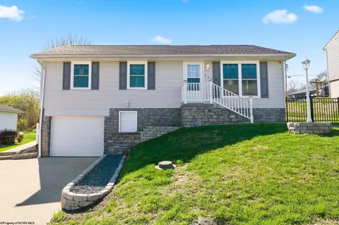 527 Hayhurst St, Rivesville, WV 26588