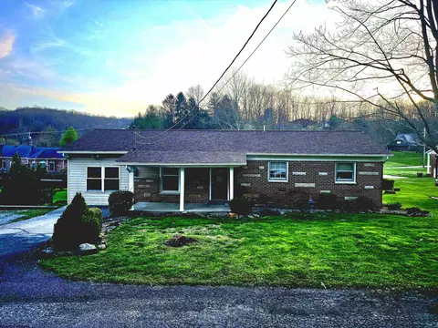137 Scott St, Buckhannon, WV 26201