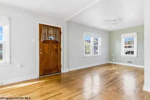 Living - 110 E Smith St, Bridgeport, WV 26330 photo 3 of 4