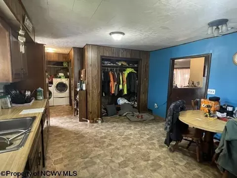 Entry Way - 83 3rd St, Bretz, WV 26524 photo 1 of 3