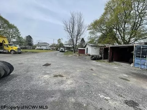 Exterior - 83 3rd St, Bretz, WV 26524 photo 2 of 3