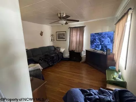 Living - 83 3rd St, Bretz, WV 26524 photo 1 of 2