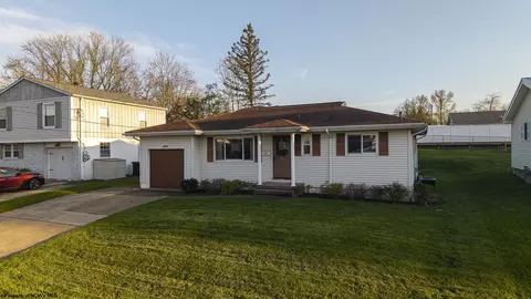 484 Lawnview Dr, Morgantown, WV 26505