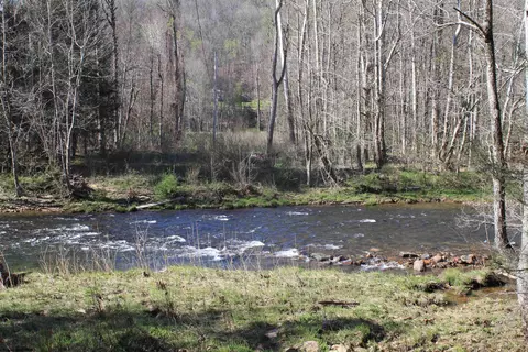 820 Ponderosa Dr, Cowen, WV 26206