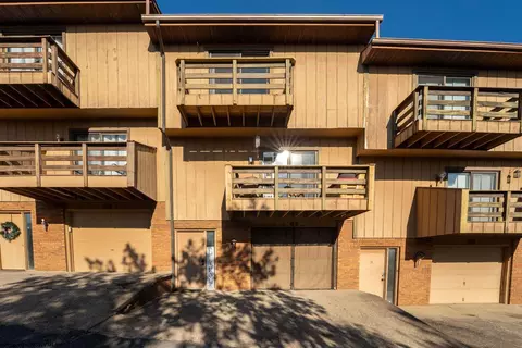 1234 Van Voorhis Rd #C-7, Morgantown, WV 26505