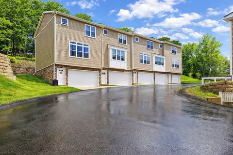108 Pasture Ln, Morgantown, WV 26505