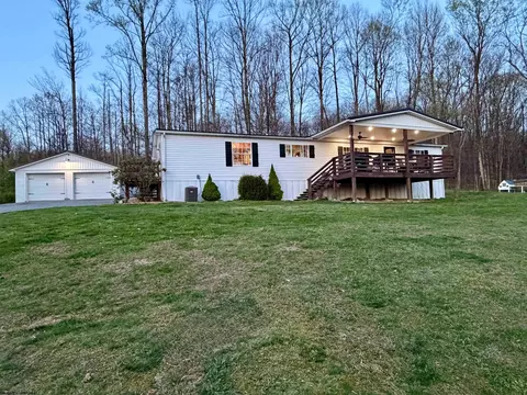 14 Longhorn Dr, Fairmont, WV 26554
