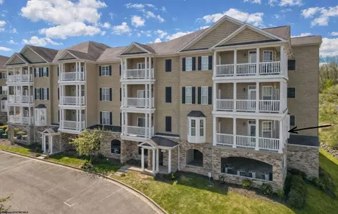 1211 Suncrest Vlg, Morgantown, WV 26505