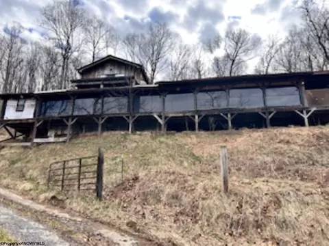 12 Lynch Rd, Salem, WV 26426
