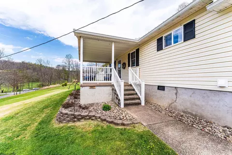 Exterior - 271 Statler Run Rd, Fairview, WV 26570 photo 2 of 6
