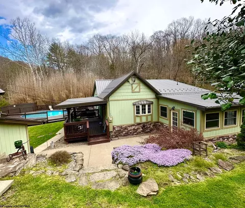 231 Catawba Rd, Fairmont, WV 26554