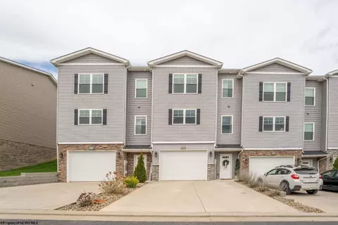 2060 Mountain Ash Ln, Morgantown, WV 26501