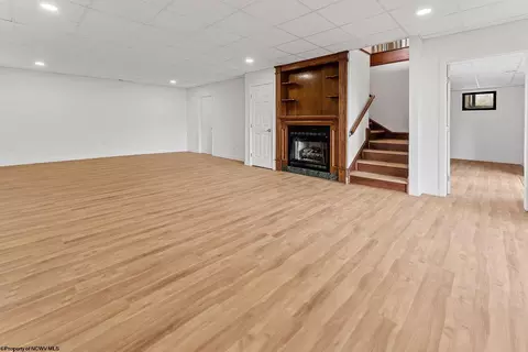 Living - 932 Linton Rd, Independence, WV 26374 photo 6 of 7