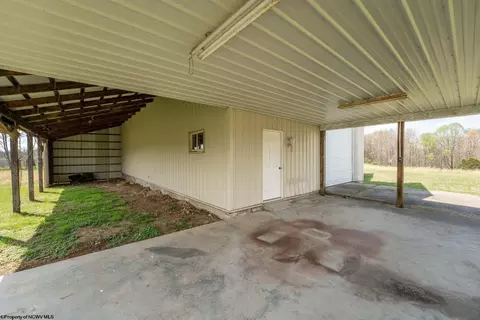 Exterior - 932 Linton Rd, Independence, WV 26374 photo 3 of 13