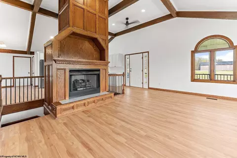 Living - 932 Linton Rd, Independence, WV 26374 photo 3 of 7