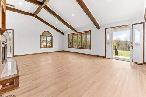 Living - 932 Linton Rd, Independence, WV 26374 photo 2 of 7