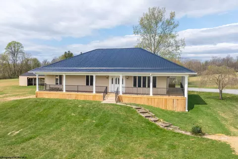 932 Linton Rd, Independence, WV 26374