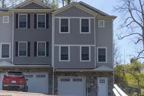 6 Misty Ln, Fairmont, WV 26554