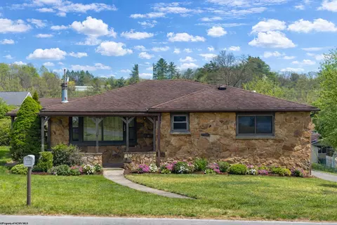 702 Lawman Ave, Bridgeport, WV 26330