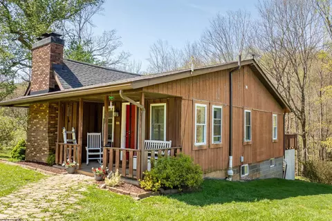 690 Cobun Creek Rd, Morgantown, WV 26508