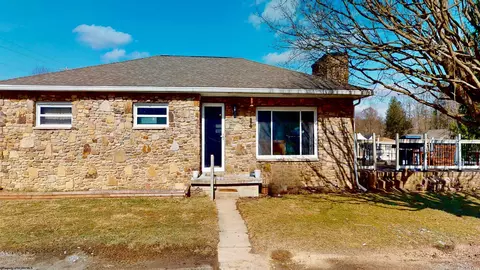 302 Conaway St, Barrackville, WV 26559