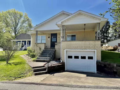 228 Meadowlane Ave, Fairmont, WV 26554