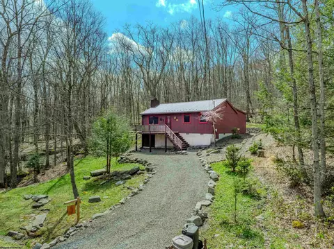 597 Pine Dr, Terra Alta, WV 26764