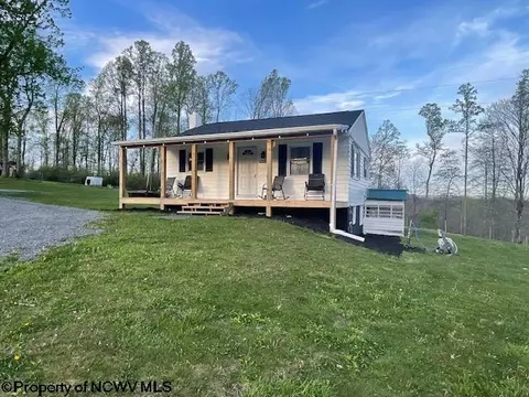 Exterior - 720 Fairview Rd, Independence, WV 26374 photo 1 of 2