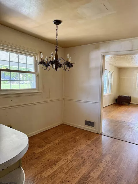 Dining - 232 Johnson Ave, Bridgeport, WV 26330 photo 1 of 1