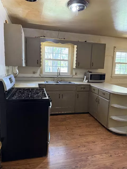 Kitchen - 232 Johnson Ave, Bridgeport, WV 26330 photo 3 of 3