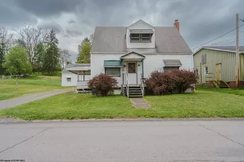 1058 Indiana Ave, Fairmont, WV 26554