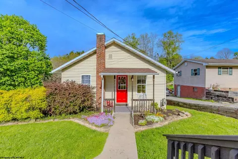 122 Center St, Kingwood, WV 26537