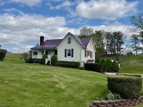1557 Mansfield Dr, Philippi, WV 26416
