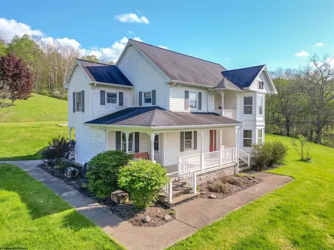 2376 Hastings Run Rd, Mount Clare, WV 26408
