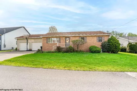 407 Corona Dr, Morgantown, WV 26508