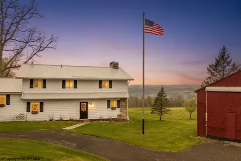 463 Cinder Bin Rd, Terra Alta, WV 26764