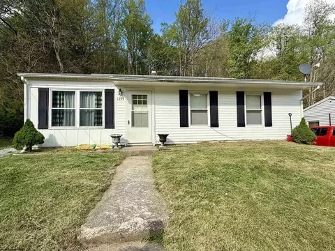1255 Bellaire St, Fairmont, WV 26554