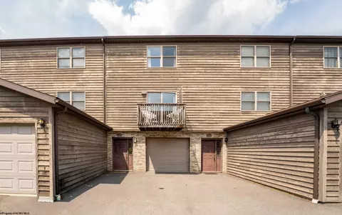8 Silvercreek Dr, Morgantown, WV 26505