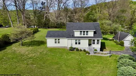 172 Firehouse Rd, Fairmont, WV 26554