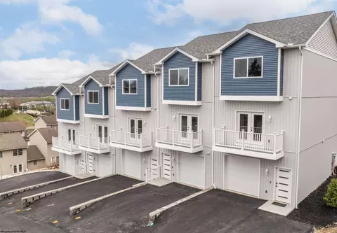 106 Chestnut Grv, Morgantown, WV 26505
