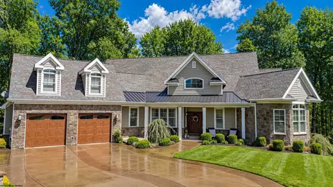 2057 Jackson Iron Cir, Morgantown, WV 26508