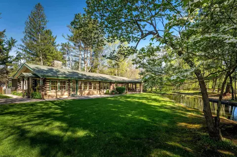 360 Country Club Dr, Terra Alta, WV 26764