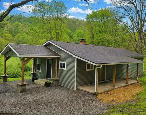 402 Battle Run Rd, Wallace, WV 26448