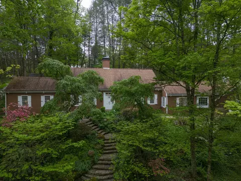 1570 Country Club Rd, Clarksburg, WV 26301
