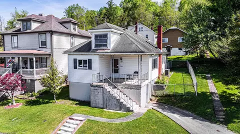 913 Fleming Ave, Fairmont, WV 26554
