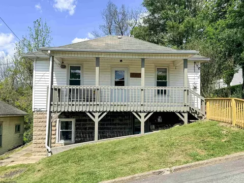 129 Thorn St, Clarksburg, WV 26301