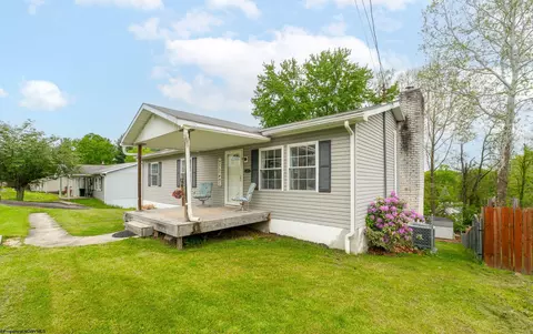 418 Shawnee Dr, Morgantown, WV 26508
